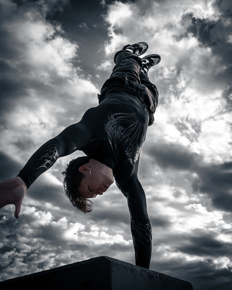 One arm handstand